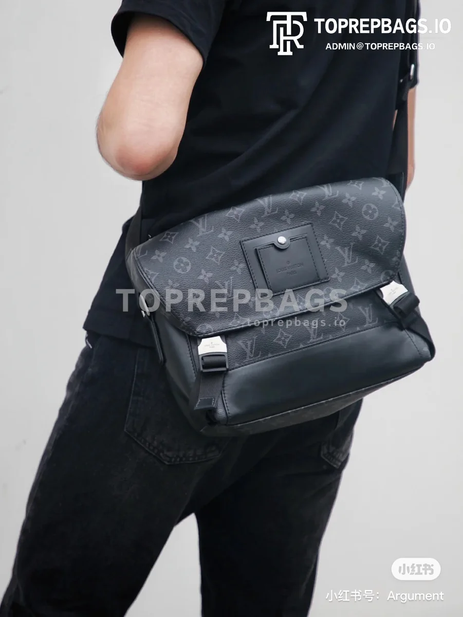 a1609321933189_3338 Louis Vuitton Voyager Messenger in Black
