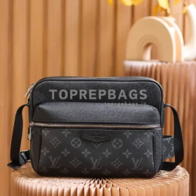 a1626423773536_2585 Louis Vuitton Outdoor Messenger in Black