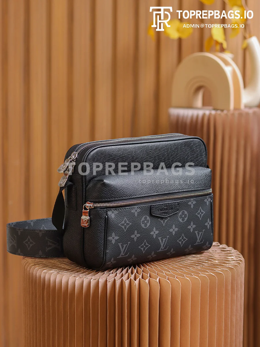 a1626423773538_6637 Louis Vuitton Outdoor Messenger in Black