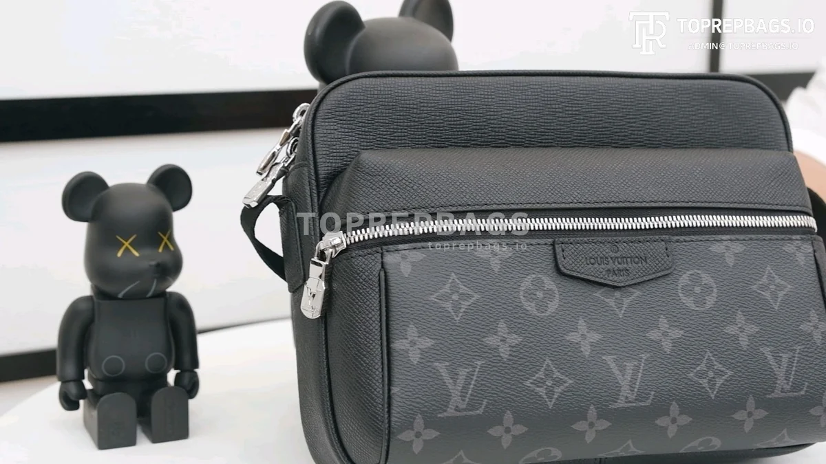 a1626424196372_4634 Louis Vuitton Outdoor Messenger in Black