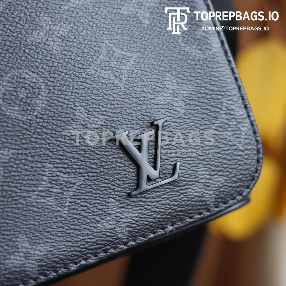 a1627890315098_2287 Louis Vuitton District PM Messenger in Black