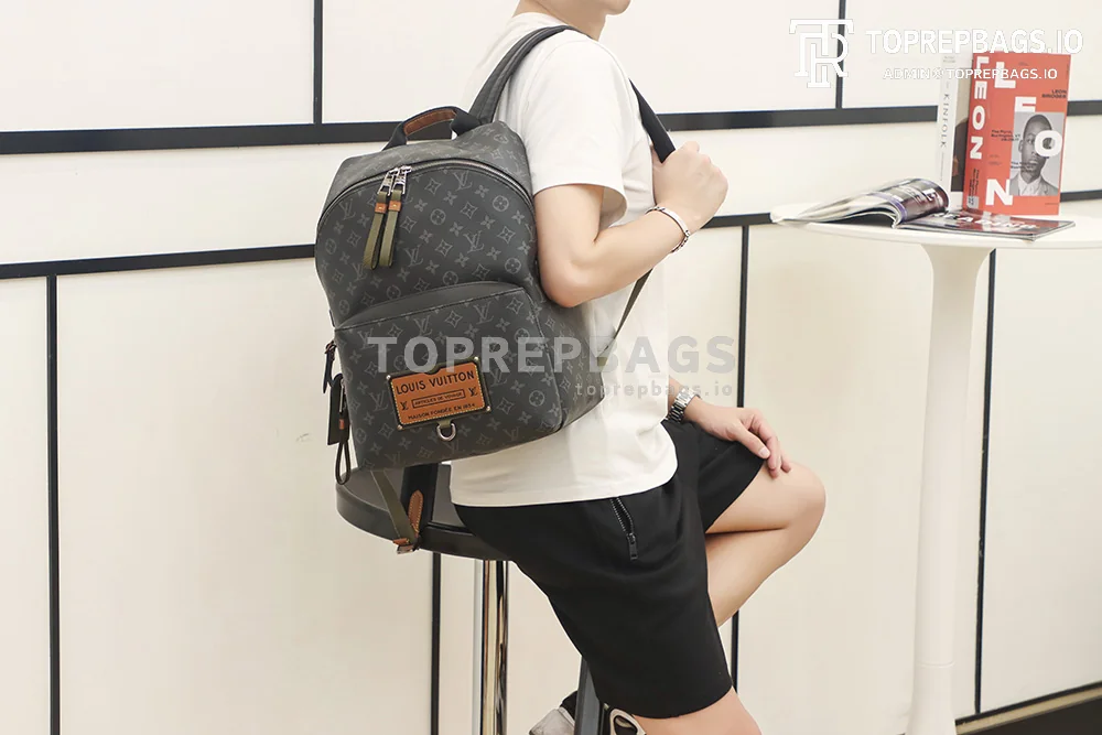 a1628331576174_2674 Louis Vuitton Discovery Backpack in Black