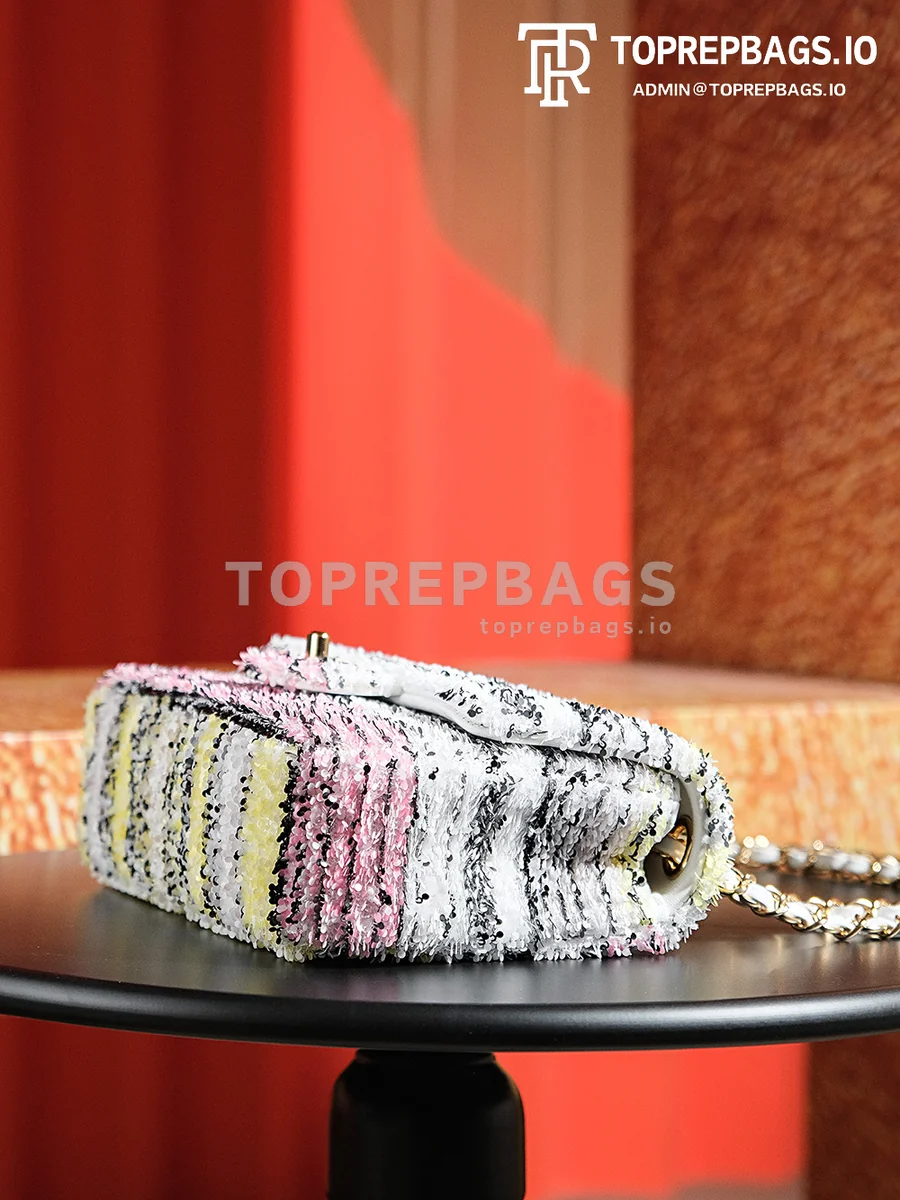 a1720777777734_2822 Chanel Classic Flap in White