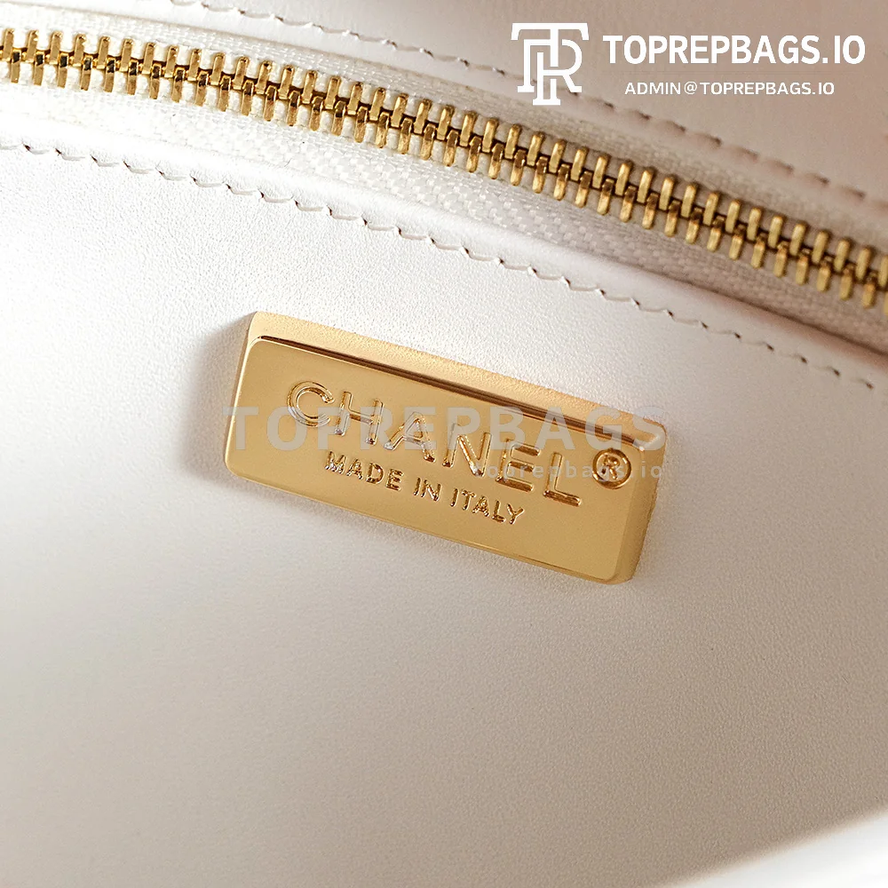 a1720777885328_6253 Chanel Classic Flap in White