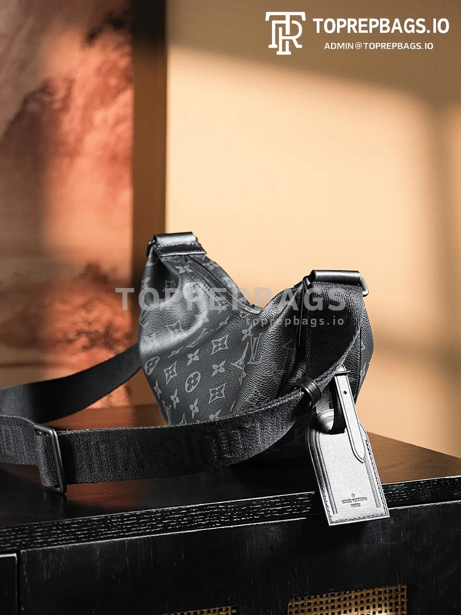 a1720941678810_5560 Louis Vuitton Hamac Small in Black