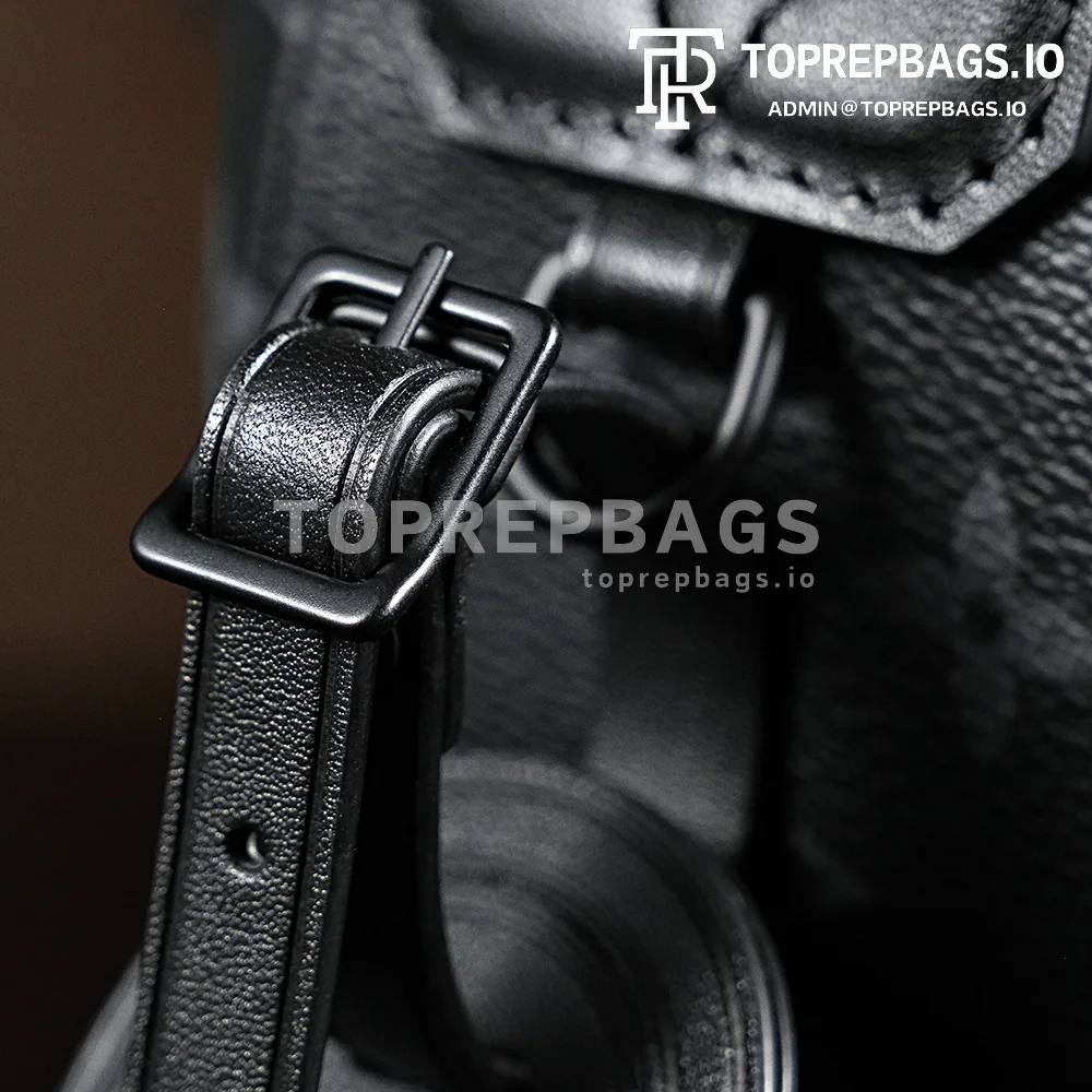 a1720941836343_2031 Louis Vuitton Hamac Small in Black