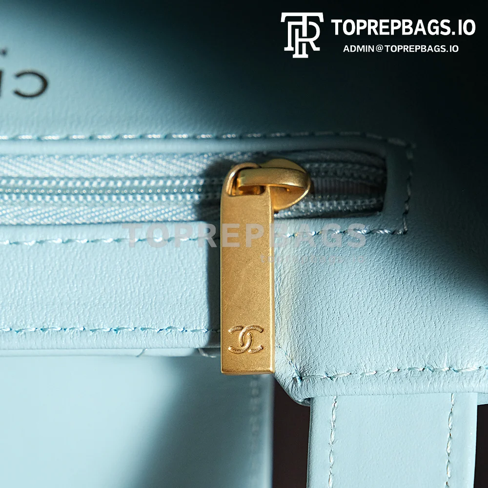 a1721229819927_2602 Chanel Kelly in Blue
