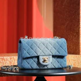 Chanel Classic Flap Mini in Blue