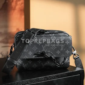 Louis Vuitton Steamer Messenger in Black