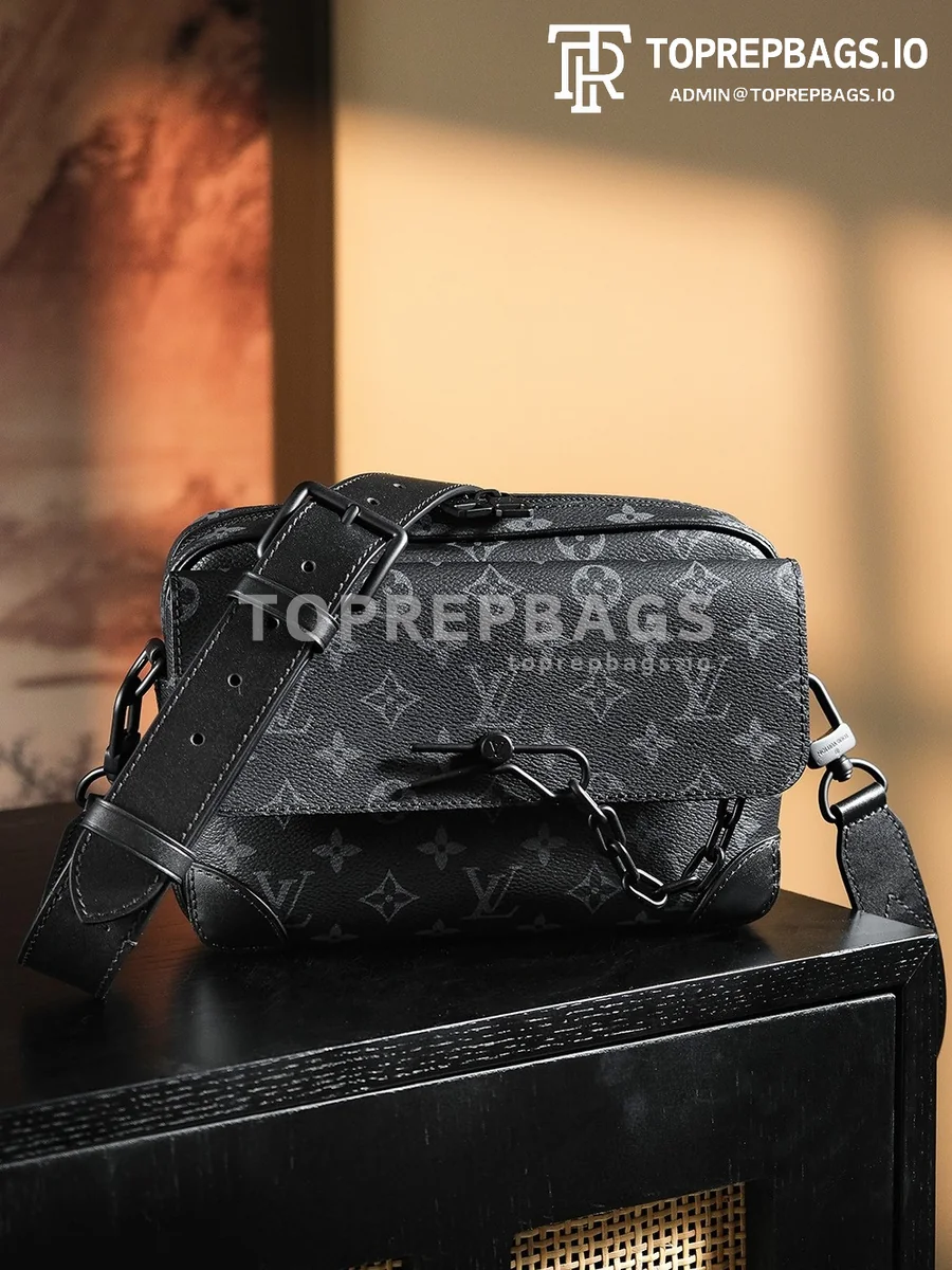 a1722427821449_0814 Louis Vuitton Steamer Messenger in Black