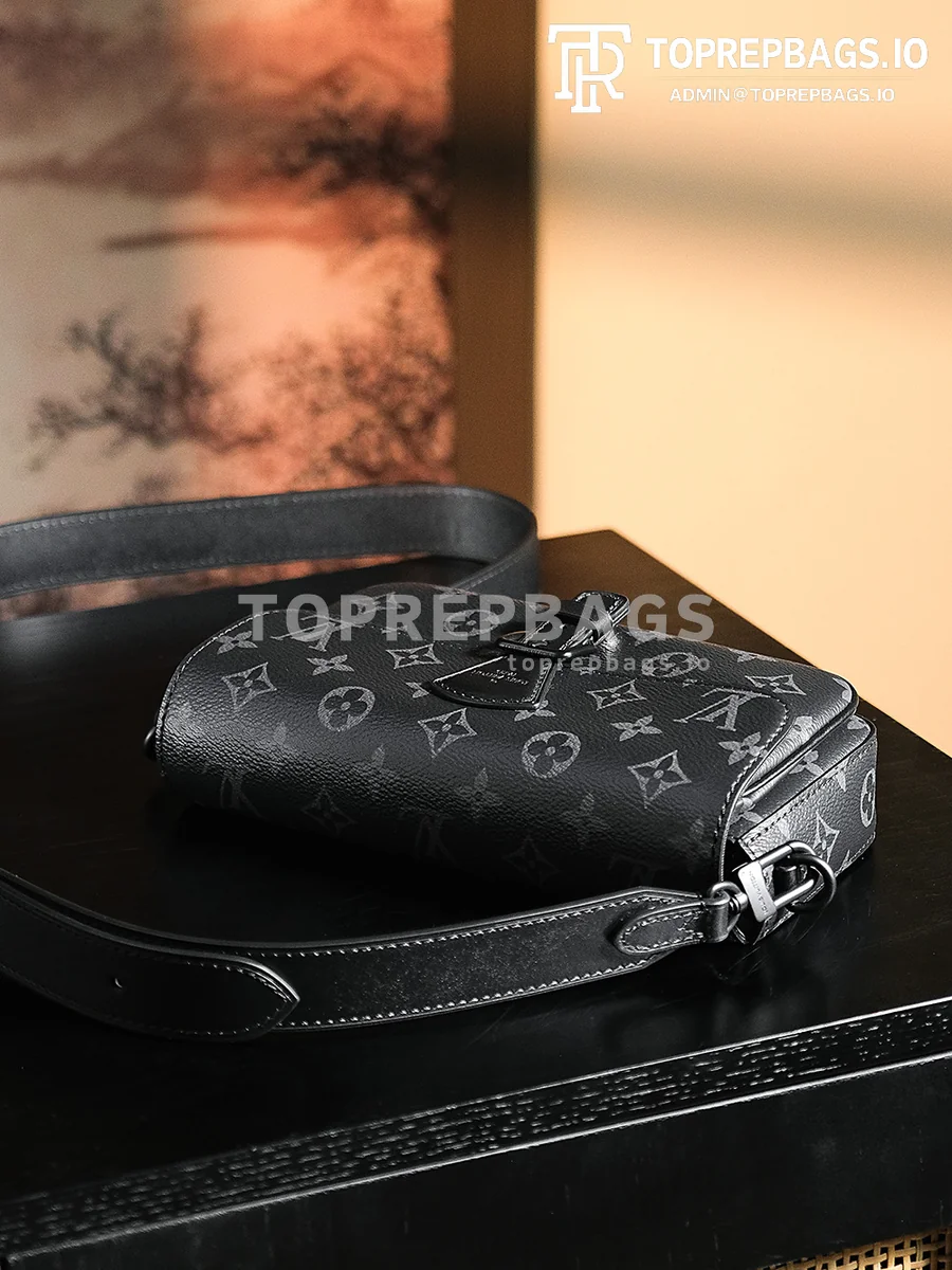a1724514836868_8032 Louis Vuitton Montsouris Messenger in Black