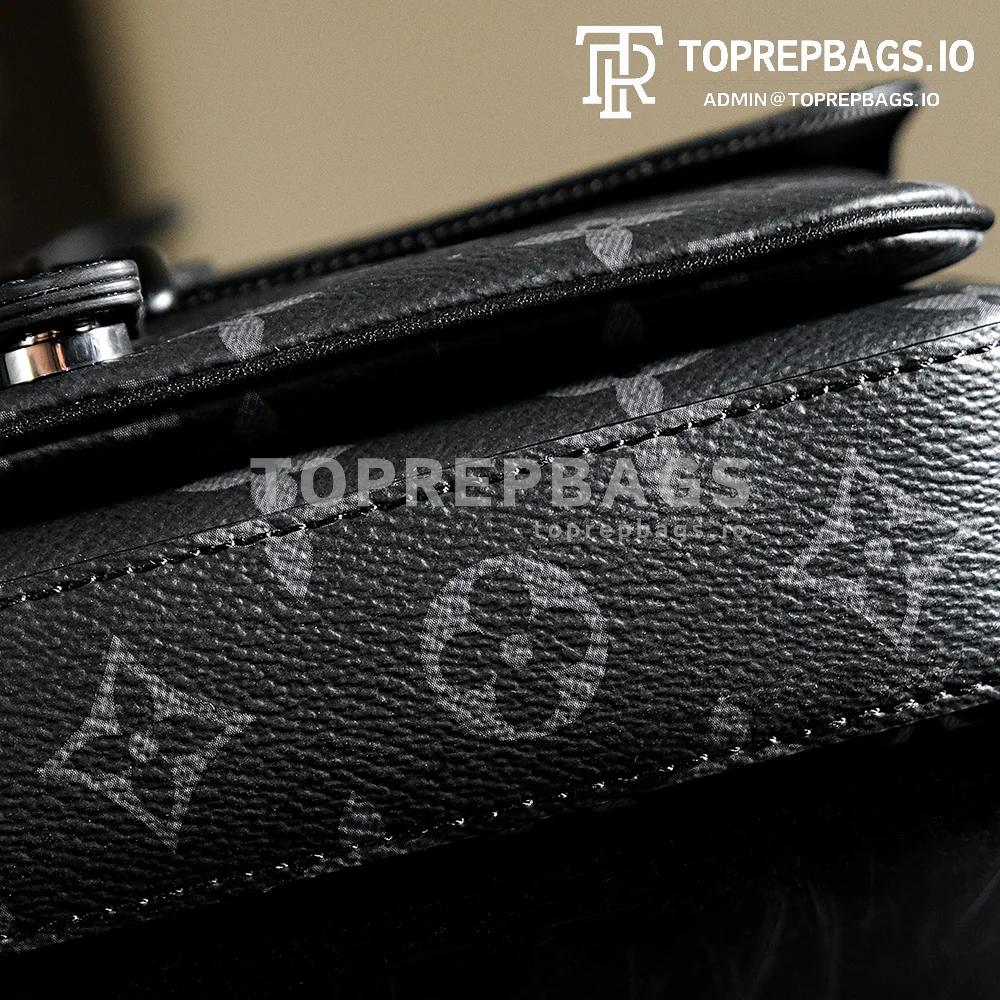 a1724514906298_2501 Louis Vuitton Montsouris Messenger in Black