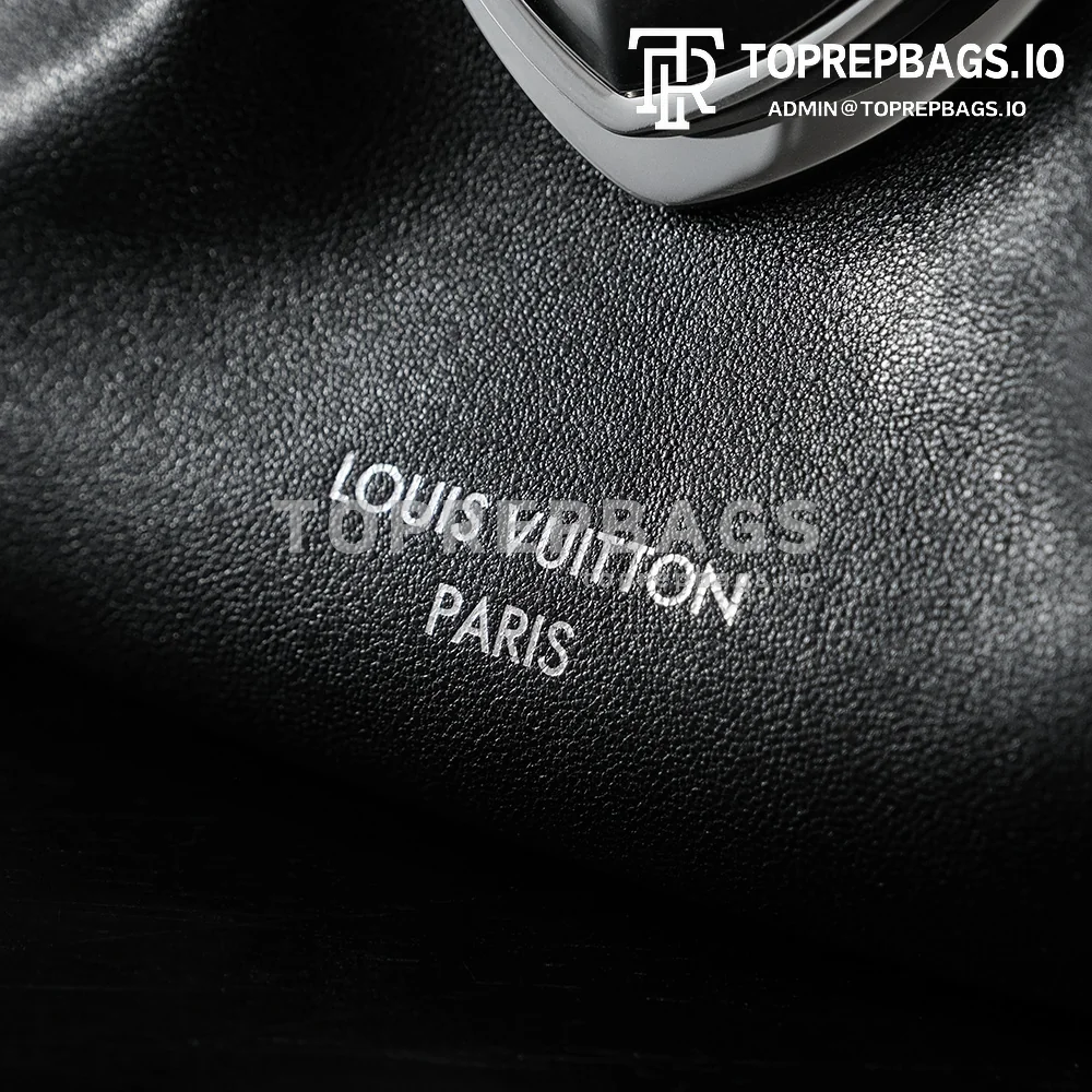 a1729695256808_1362 Louis Vuitton Sunset Vibe Hobo in Black
