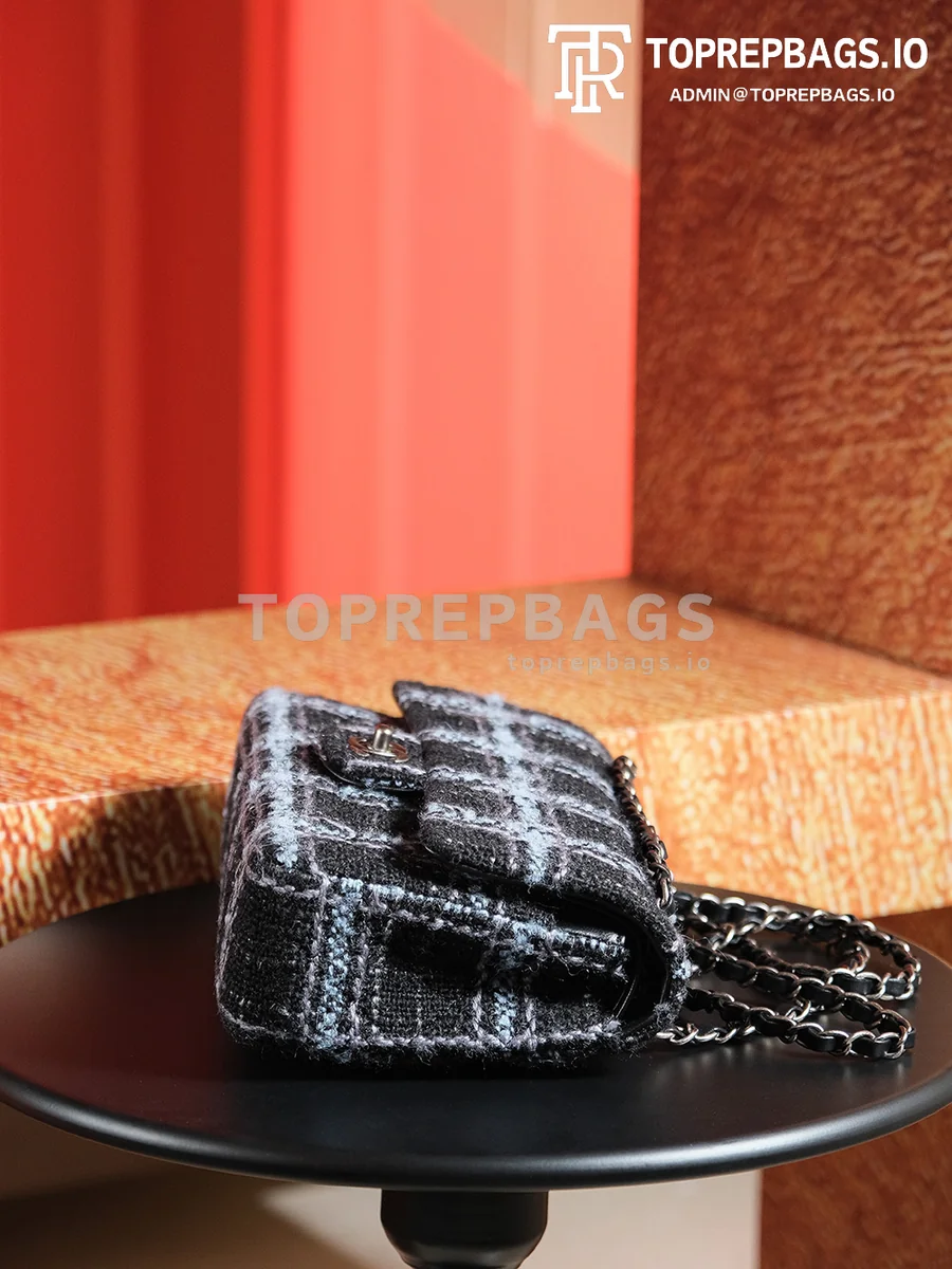 a1730878149386_2081 Chanel Classic Flap Medium in Black