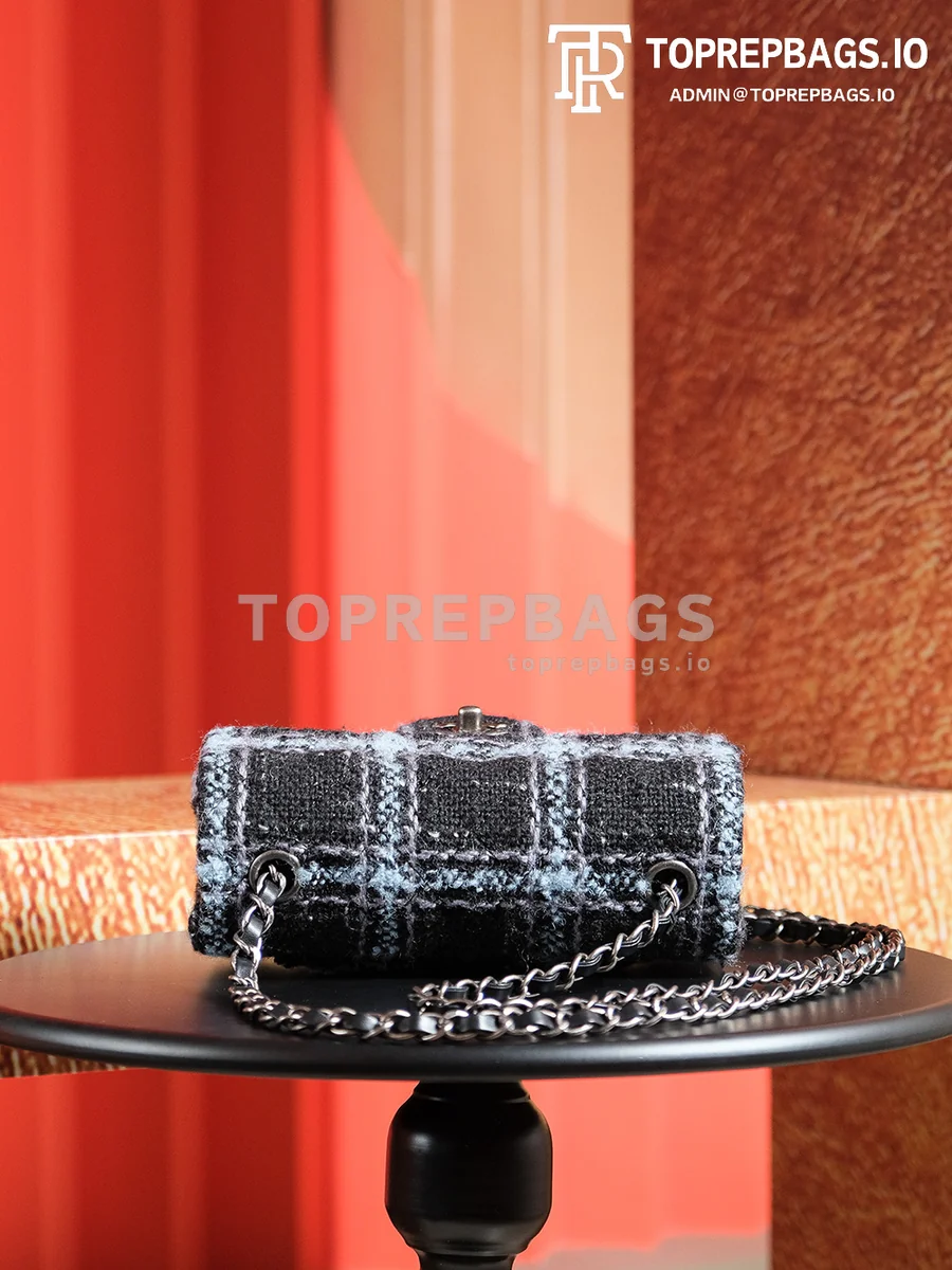 a1730879573565_3012 Chanel Classic Flap Mini in Black