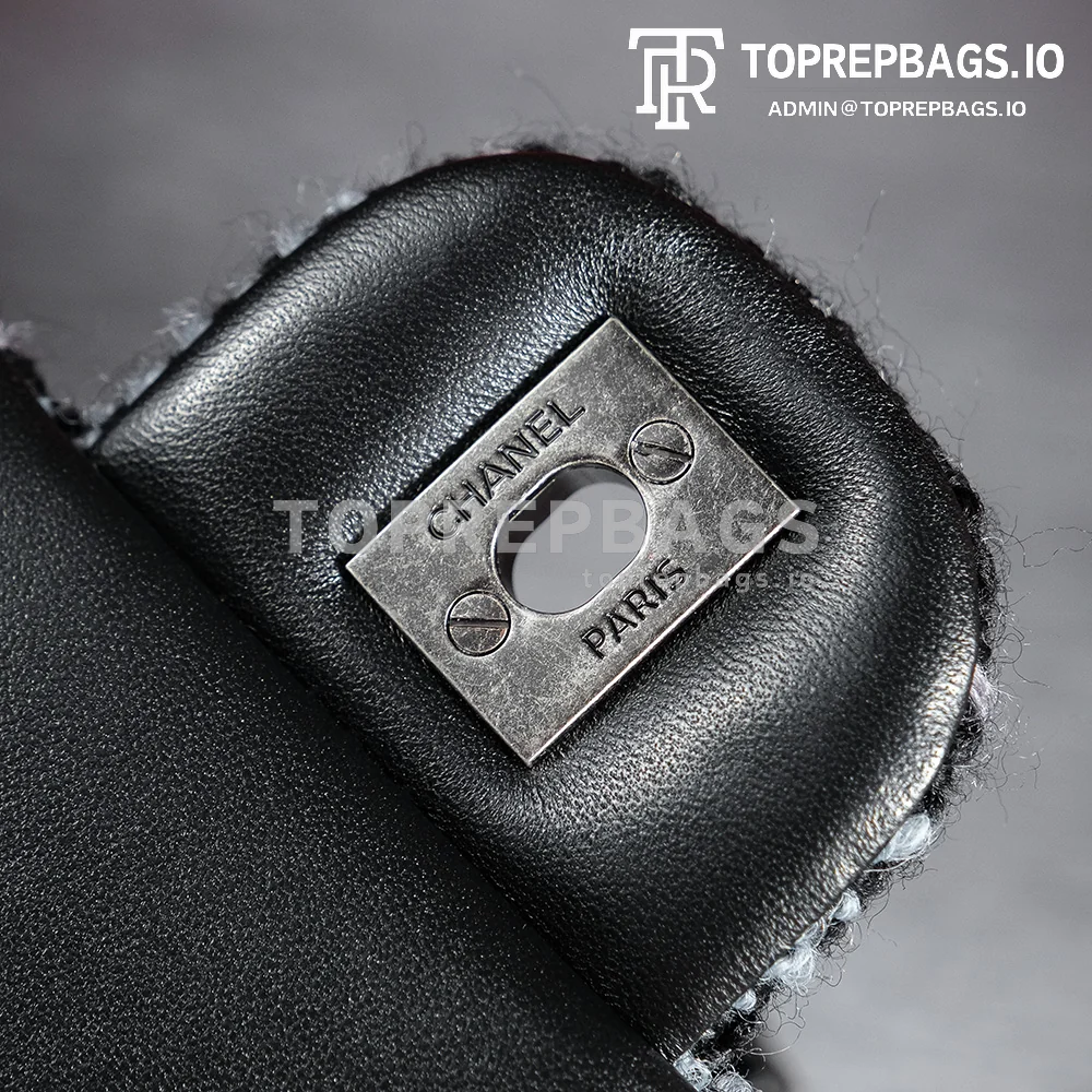 a1730879654730_0808 Chanel Classic Flap Mini in Black