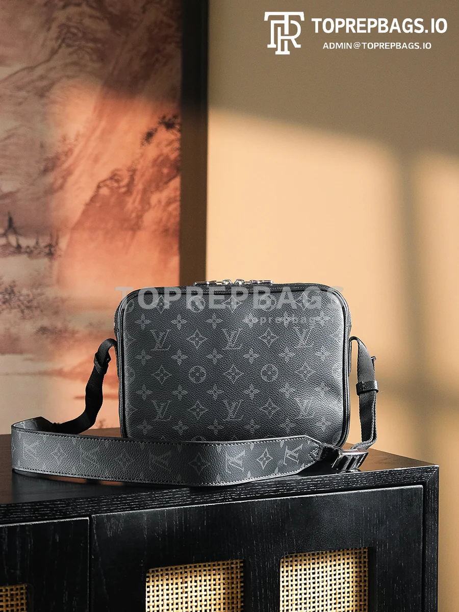 a1733837629507_1005 Louis Vuitton Outdoor Messenger in Black