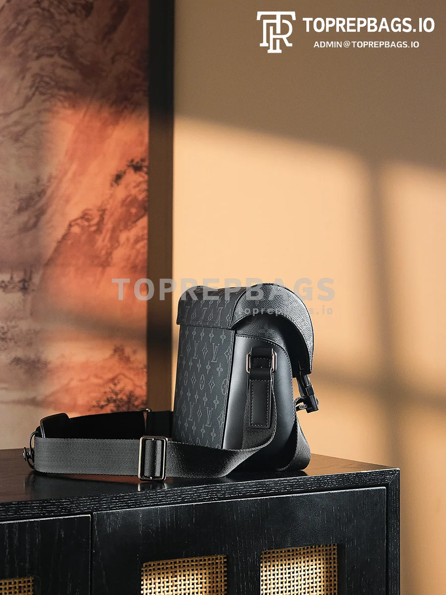 a1734520936480_1122 Louis Vuitton Voyager Messenger in Black