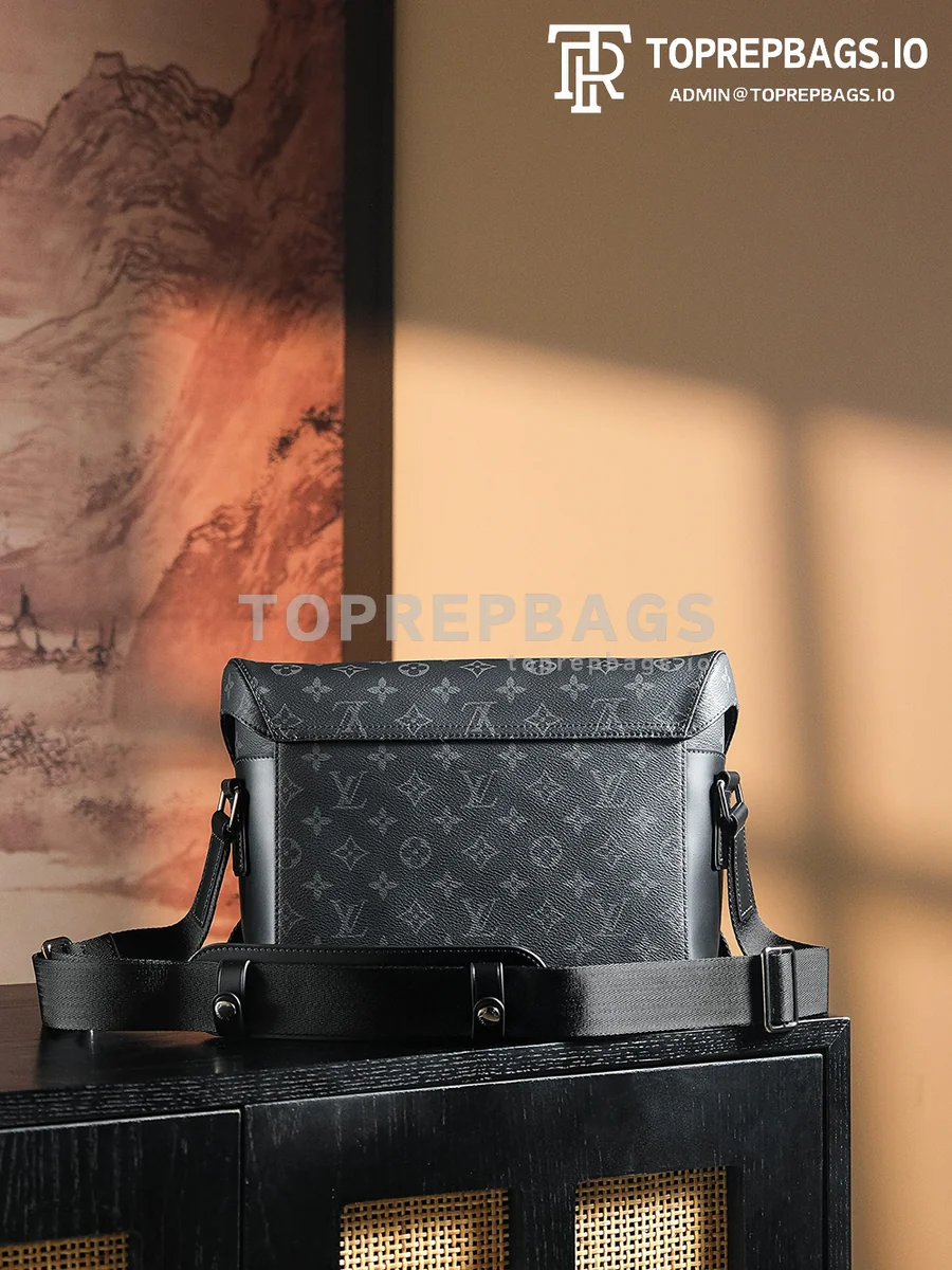 a1734520936492_3055 Louis Vuitton Voyager Messenger in Black