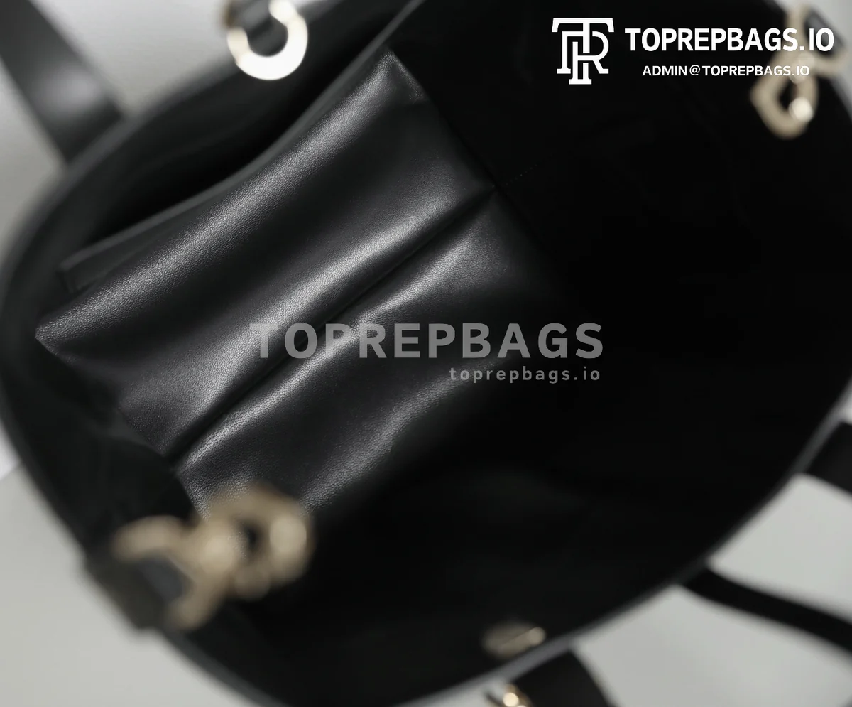 cmp_i1747110674331_683_0_7 Dior Toujours Vertical in Black