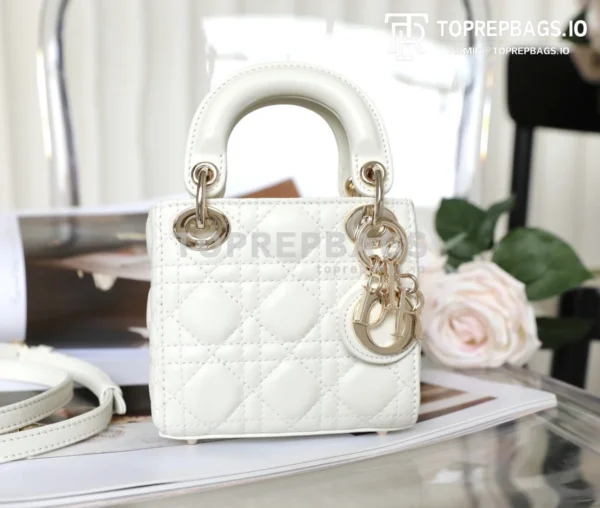 cmp_i1747194835117_6087_0_1 Dior Lady Dior in White