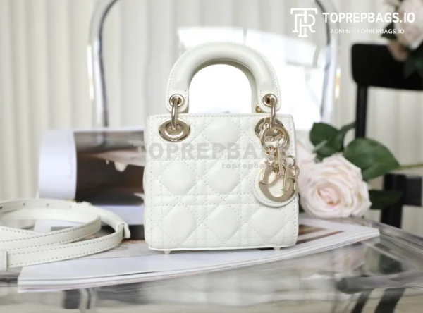 cmp_i1747194835136_1810_0_0 Dior Lady Dior in White