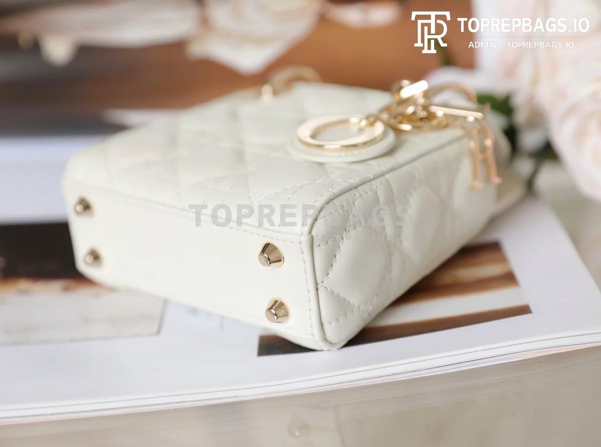 cmp_i1747194886415_8374_0_7 Dior Lady Dior in White