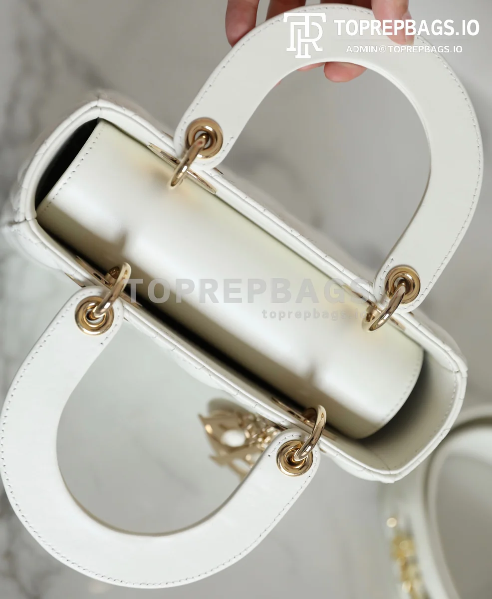 cmp_i1747196637183_8058_0_4 Dior Lady Dior in White