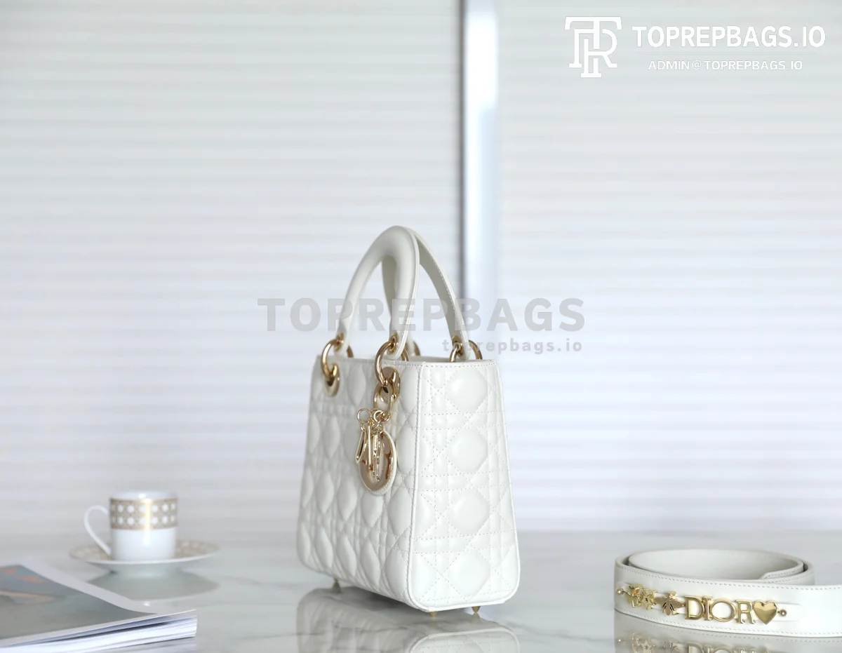 cmp_i1747196693824_1519_0_5 Dior Lady Dior in White