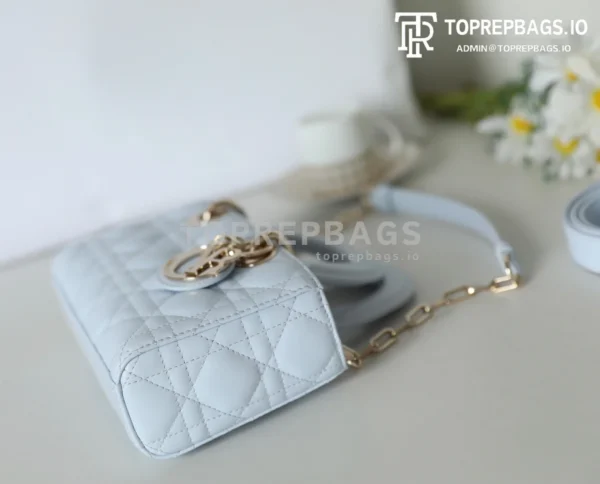 cmp_i1747367312533_2947_0_4 Dior D-Joy in Blue