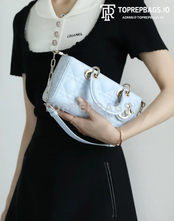 cmp_i1747367973345_8008_0_4 Dior D-Joy in Blue
