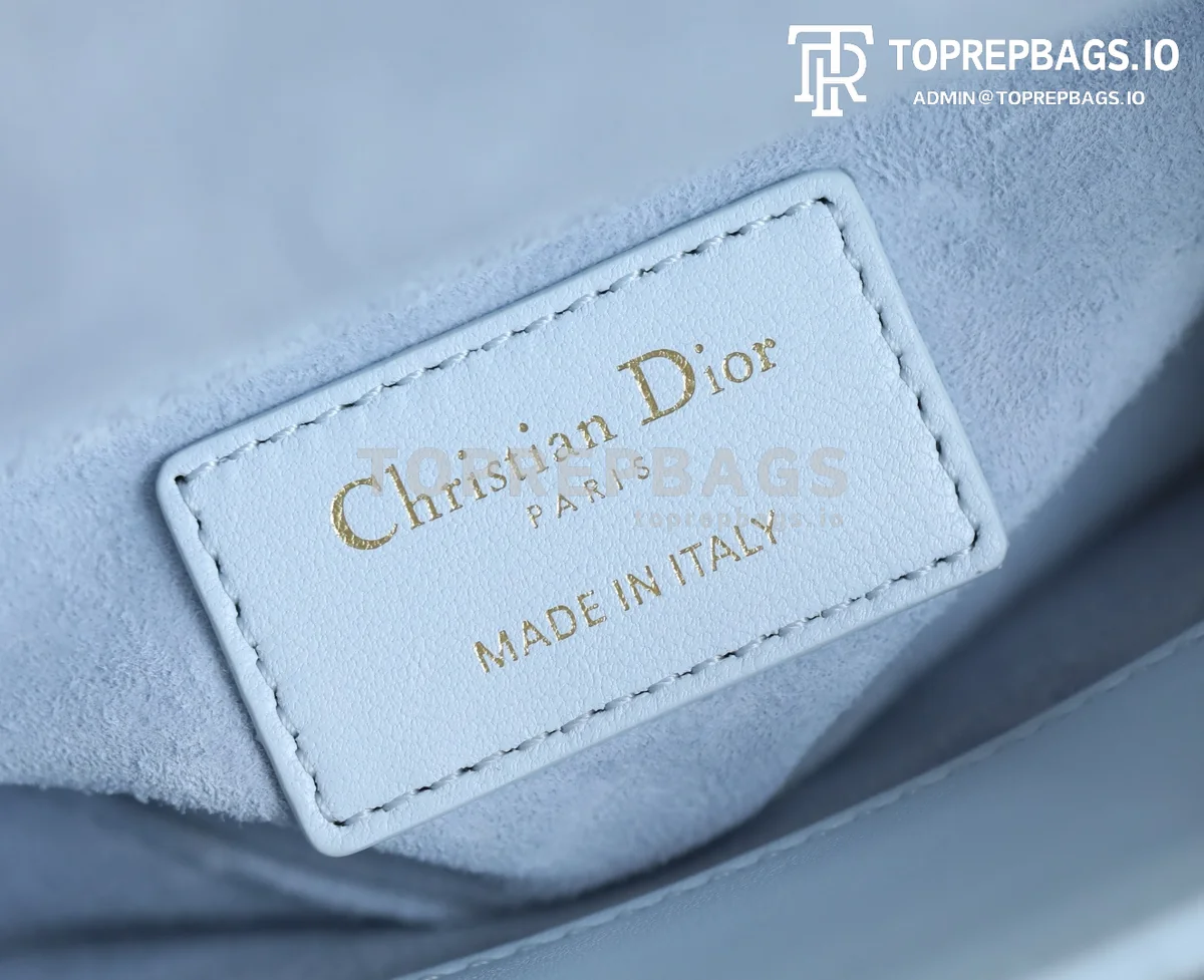 cmp_i1747369071020_2874_0_7 Dior D-Joy in Blue