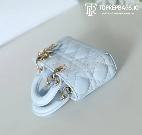 cmp_i1747369098950_2887_0_4 Dior D-Joy in Blue