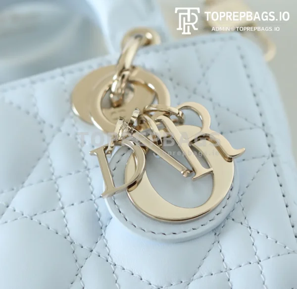 cmp_i1747369099416_8143_0_8 Dior D-Joy in Blue