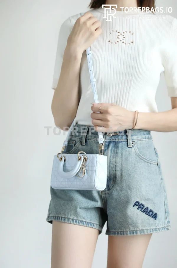 cmp_i1747369307509_2195_0_6 Dior D-Joy in Blue