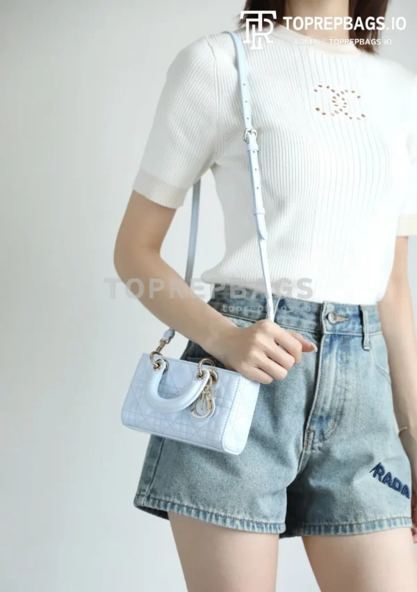 cmp_i1747369338590_6770_0_2 Dior D-Joy in Blue