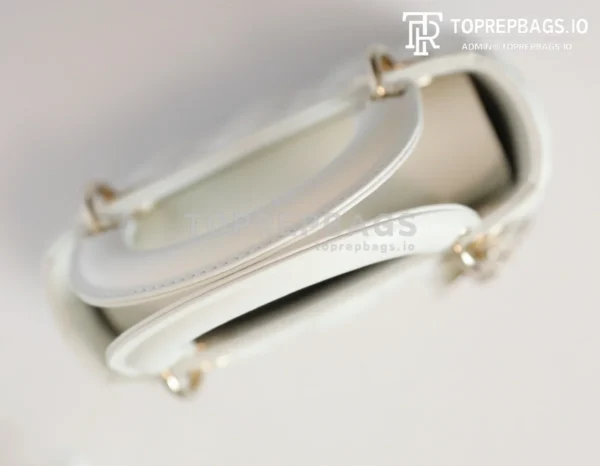 cmp_i1754376310397_3832_0_3 Dior Lady Dior in White