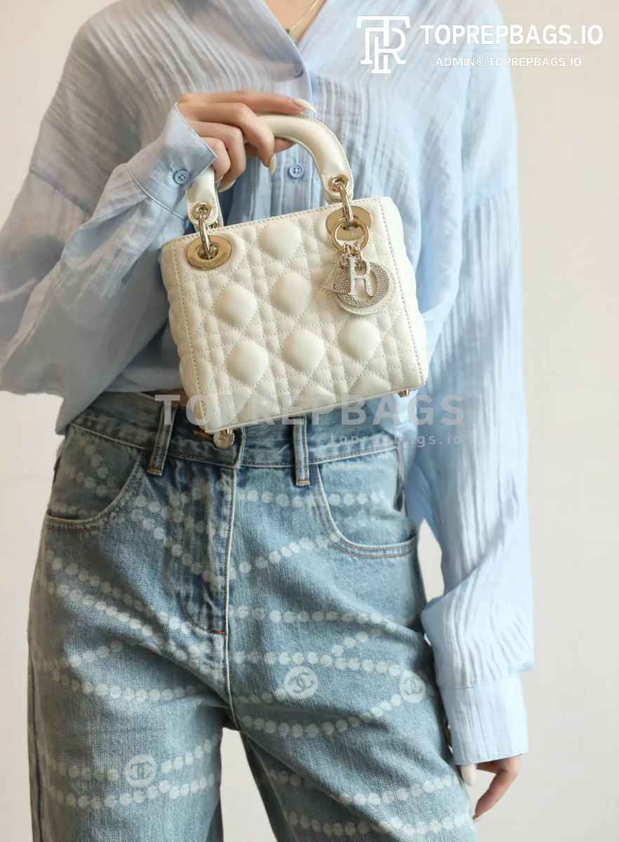 cmp_i1754377331959_554_0_4 Dior Lady Dior in White