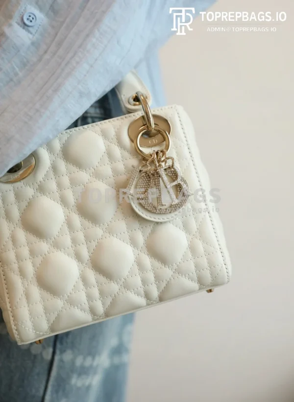 cmp_i1754377334094_5773_0_0 Dior Lady Dior in White