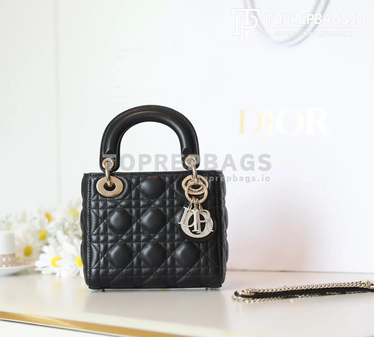 cmp_i1754377715665_7444_0_1 Dior Lady Dior in Black