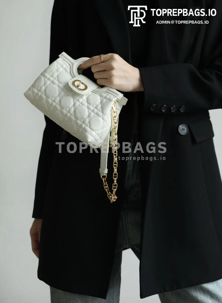 cmp_i1762417426049_8276_0_0 Dior Jolie Top Handle in White