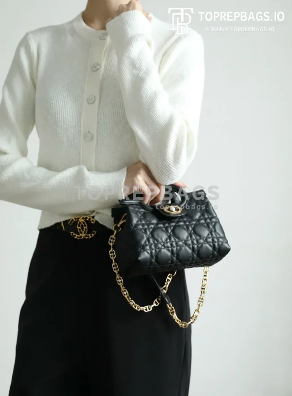 cmp_i1762418548561_7030_0_5 Dior Jolie Top Handle in Black
