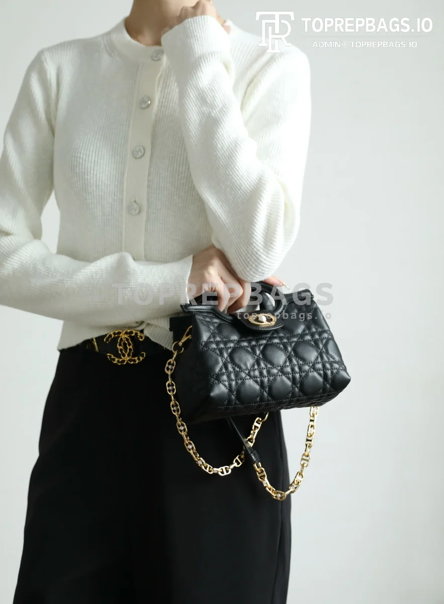 cmp_i1762418548561_7030_0_5 Dior Jolie Top Handle in Black