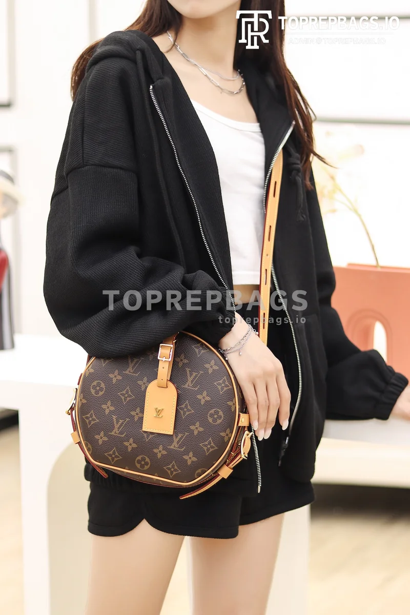 i1615902852_7308_0 Louis Vuitton Boite Chapeau Souple Large in Brown