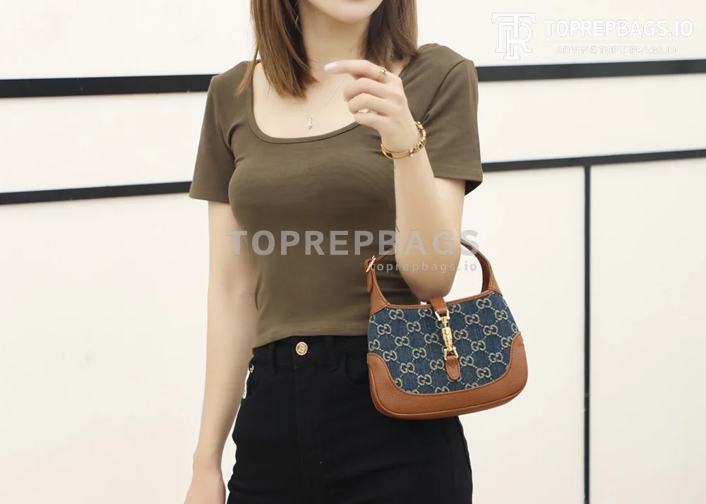 i1618989723_1019_1 Gucci Jackie 1961 Mini in Blue