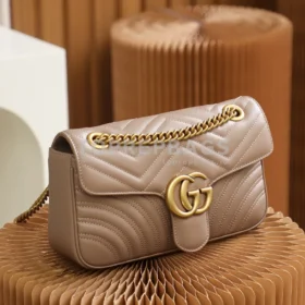 Gucci GG Marmont in Taupe
