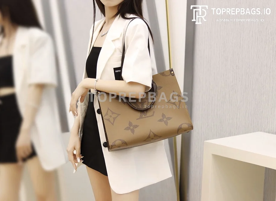 i1623310721_7299_0 Louis Vuitton OnTheGo Small in Brown