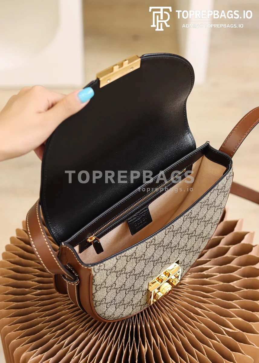 i1623393654_193_8 Gucci Padlock in Beige