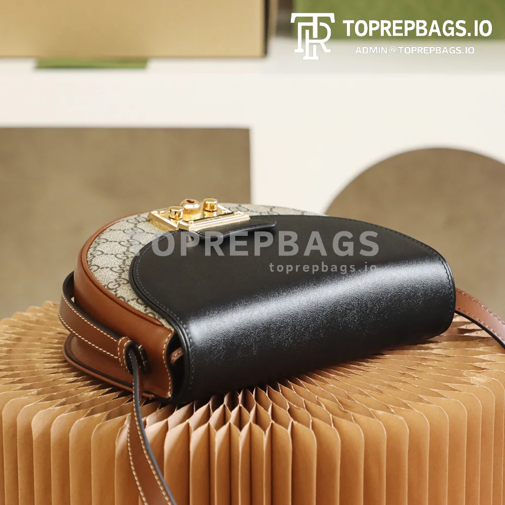 i1623393654_7757_4 Gucci Padlock in Beige
