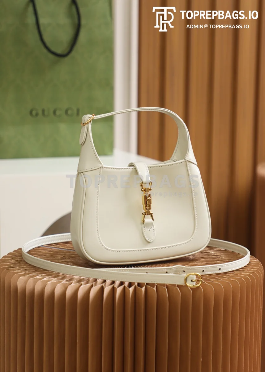 i1625473437_816_1 Gucci Jackie 1961 Mini in White